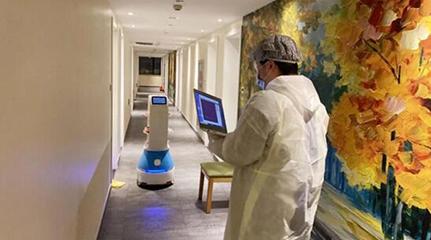 降低感染風險 多臺搭載思嵐科技定位導航的機器人站上抗疫前線，智能科技“零接觸”守護安全